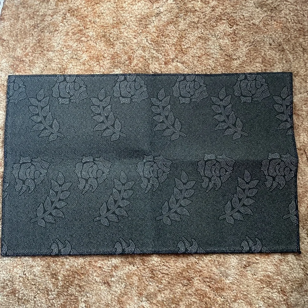 The Grinch Non-Slip bathroom Mat size 32”X20” brand new.